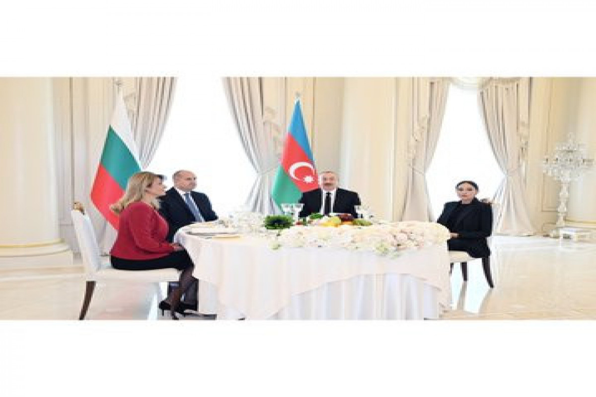 Un déjeuner officiel offert en l’honneur du président bulgare