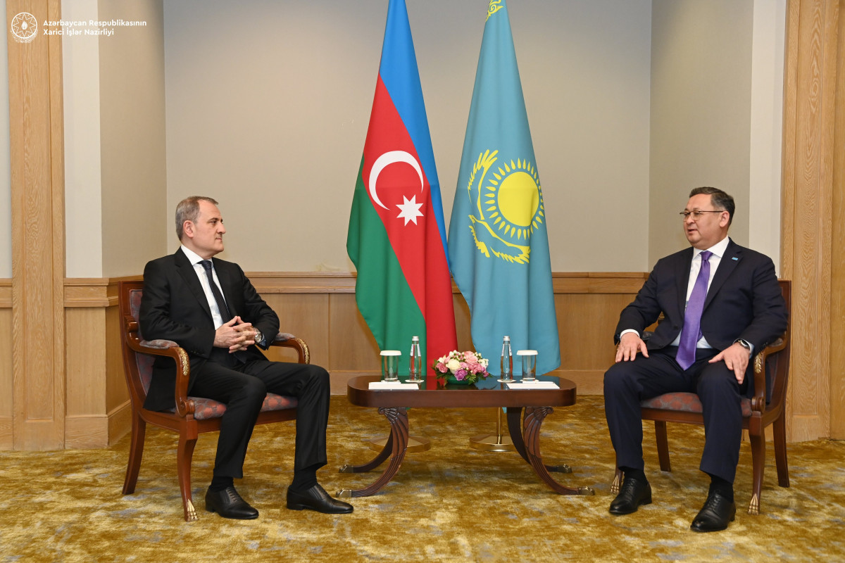Le chef de la diplomatie azerbaïdjanaise rencontre son homologue kazakh