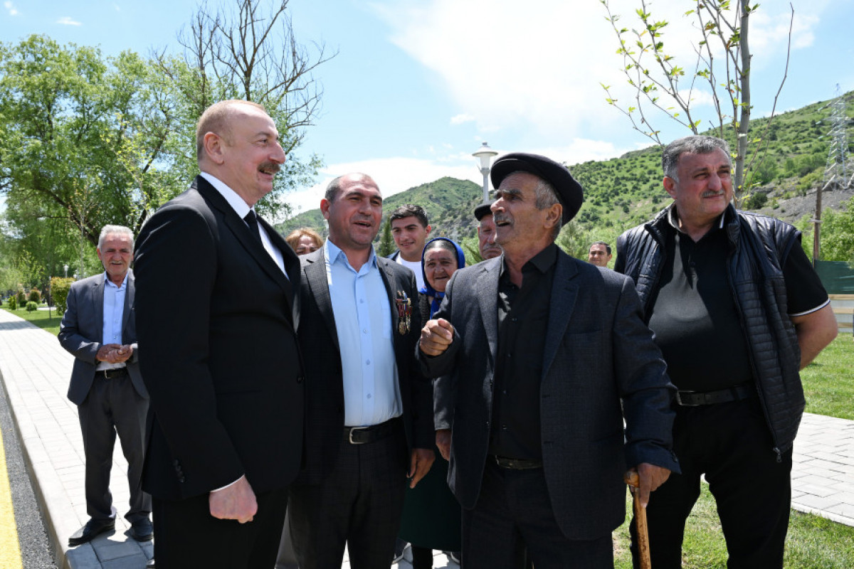 Latchine : Ilham Aliyev rencontre les habitants installés dans le village de Sous et participe à l’inauguration de deux sous-stations électriques