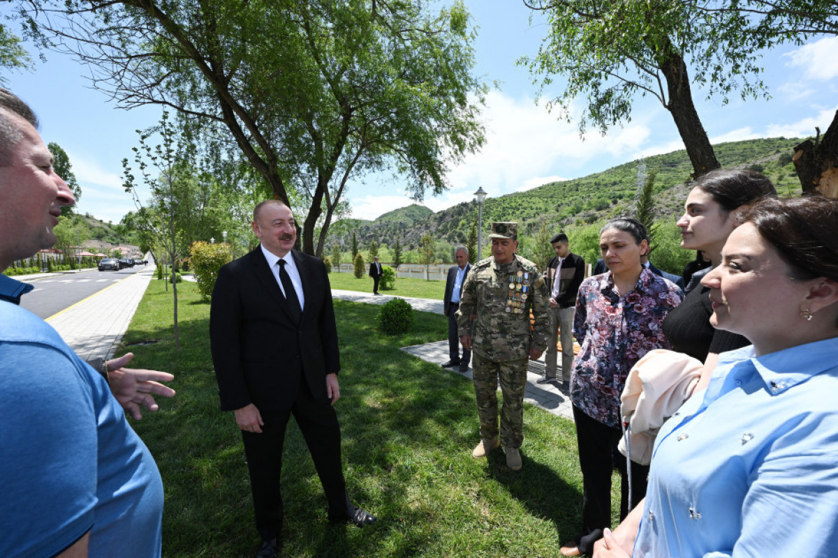 Latchine : Ilham Aliyev rencontre les habitants installés dans le village de Sous et participe à l’inauguration de deux sous-stations électriques