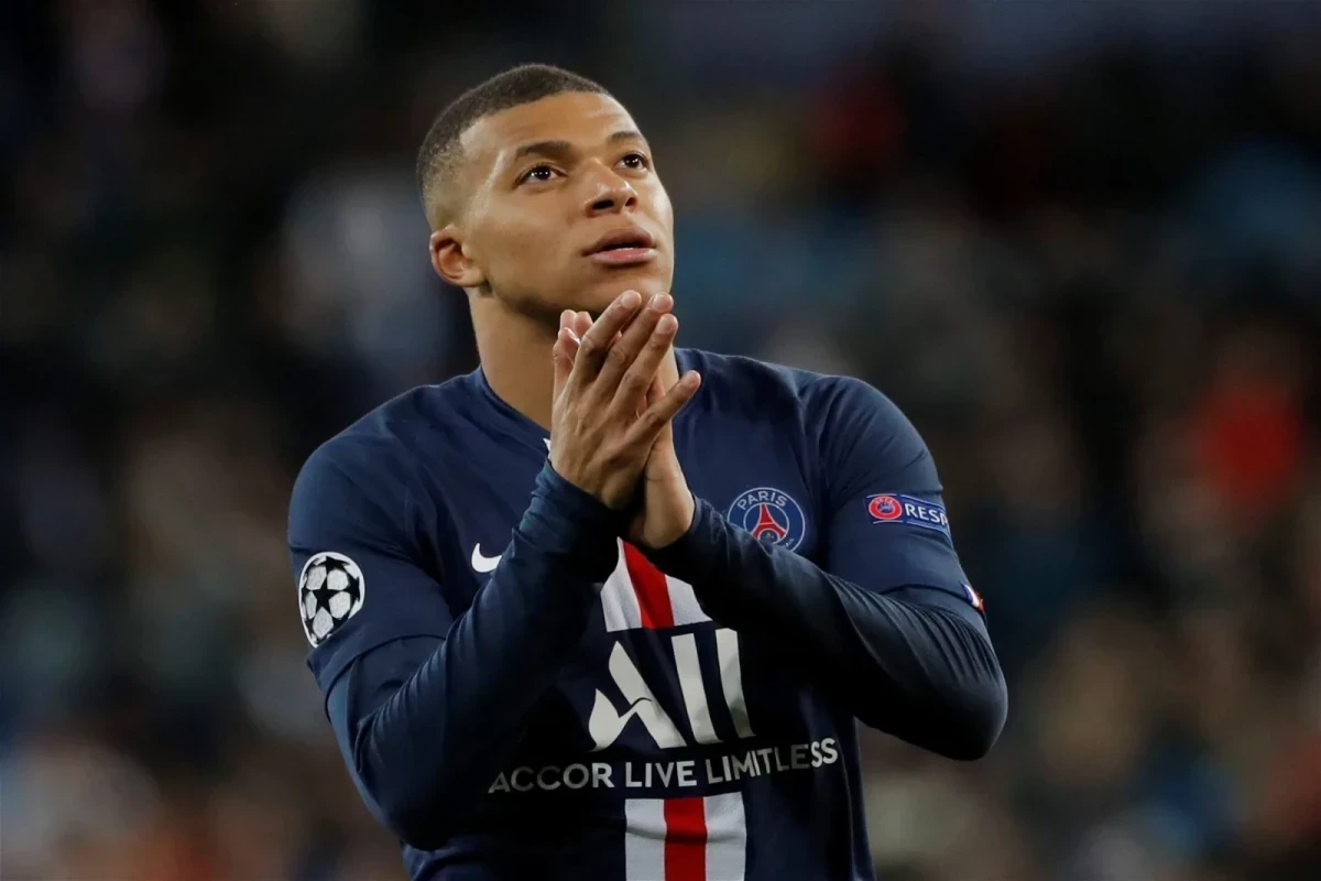 Kylian Mbappé annonce officiellement son départ du PSG - Vidéo 