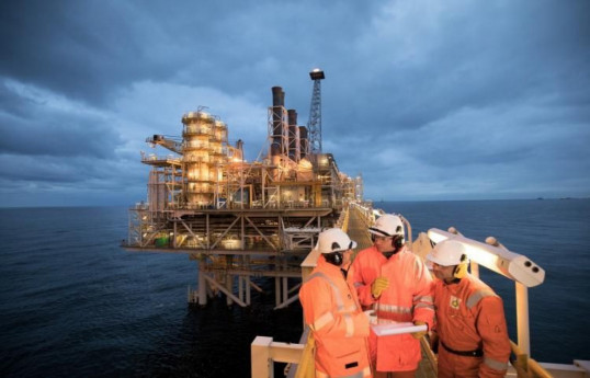 Le prix du pétrole azerbaïdjanais poursuit sa baisse