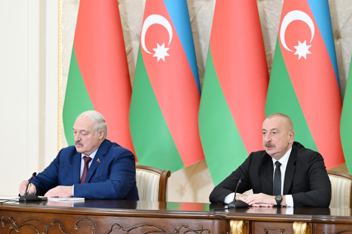 Les présidents azerbaïdjanais et biélorusse font des déclarations à la presse