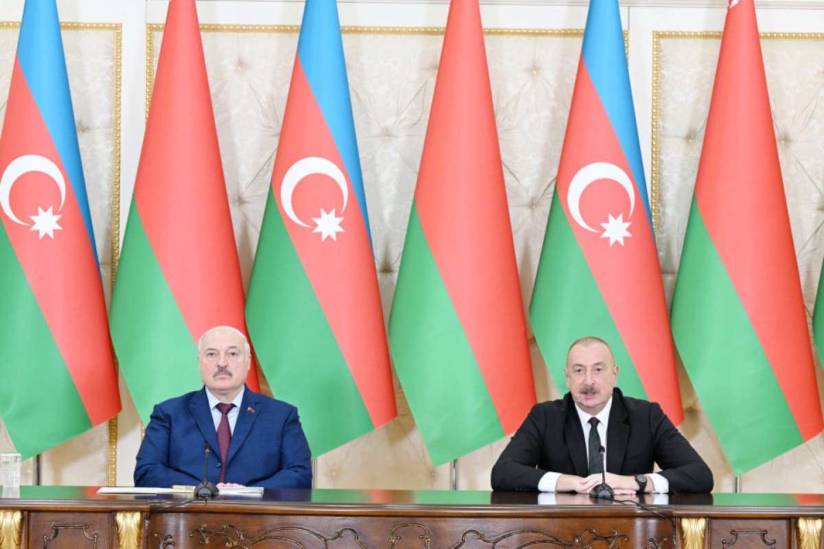 Les présidents azerbaïdjanais et biélorusse font des déclarations à la presse