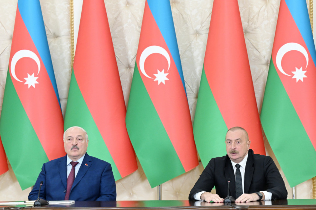 Les présidents azerbaïdjanais et biélorusse font des déclarations à la presse