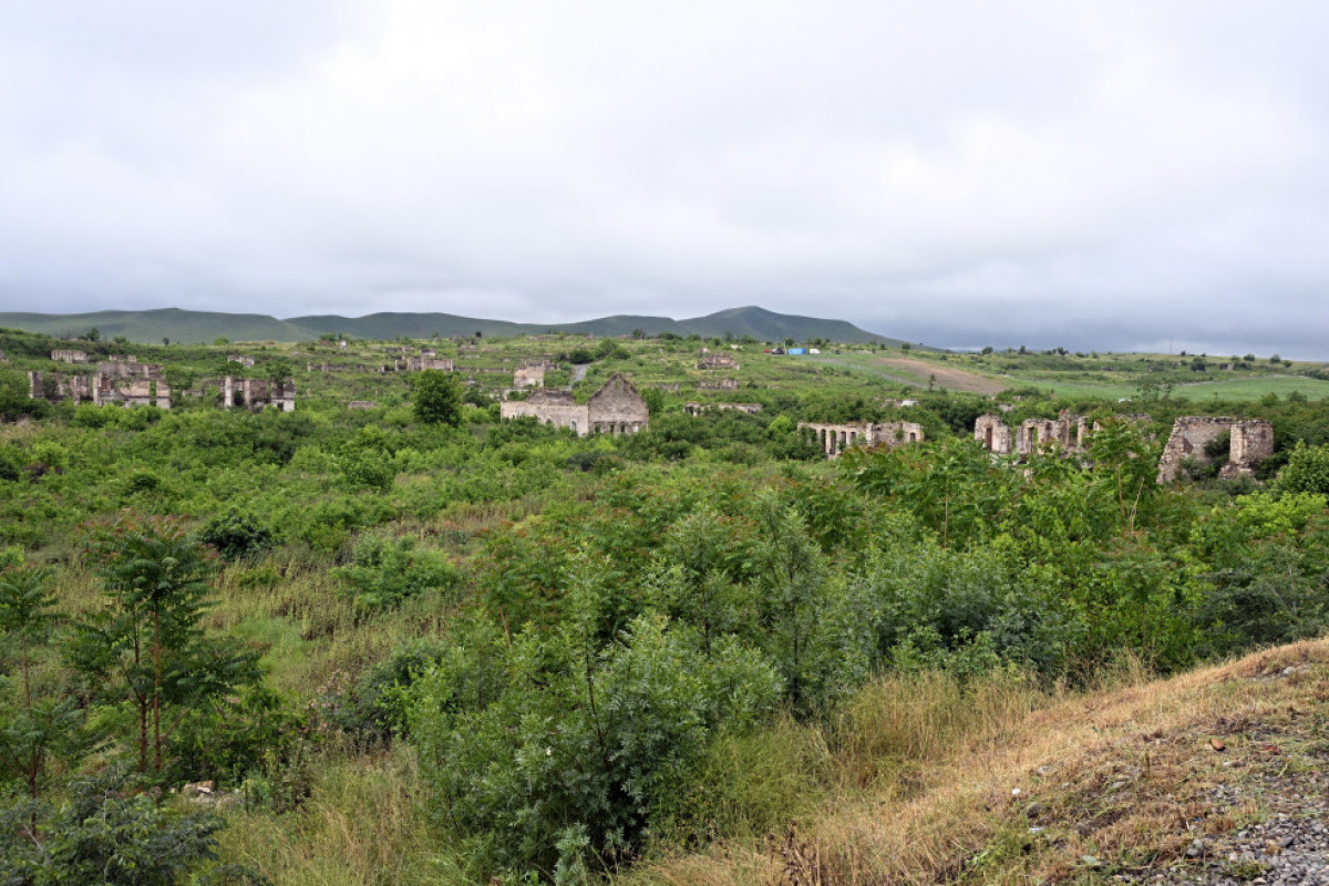Les présidents azerbaïdjanais et biélorusse visitent les sites détruits de la ville de Fuzouli et prennent connaissance du plan général de la ville