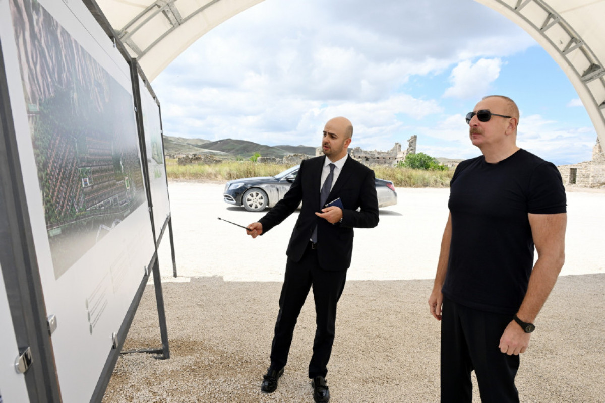 Pose de la première pierre du village de Machanly de la région de Djabraïl