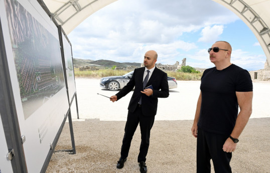 Pose de la première pierre du village de Machanly de la région de Djabraïl