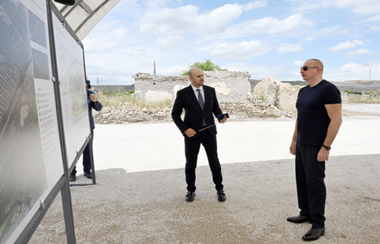 Pose de la première pierre du village de Karkhoulou de la région de Djabraïl