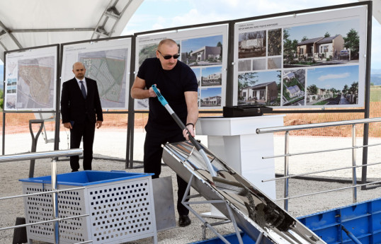 Djabrail : le président Aliyev pose la première pierre du village de Böyuk Merdjanly