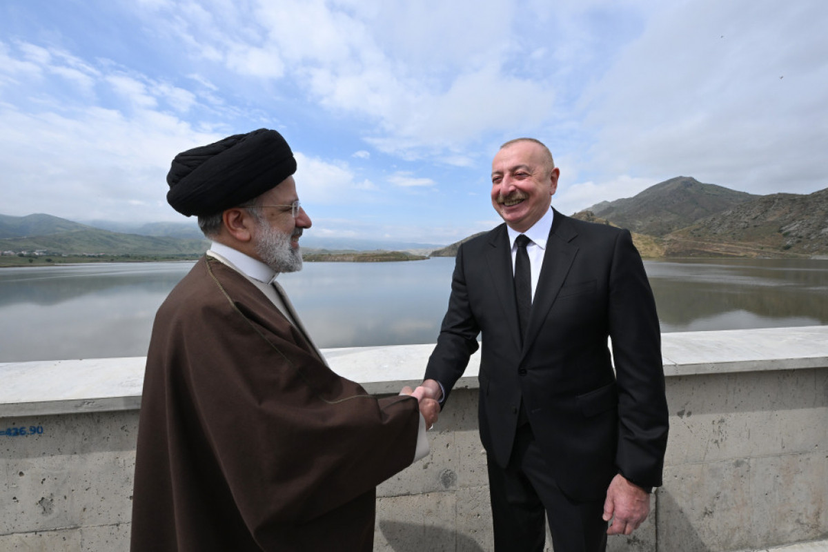 Les présidents Aliyev et Raïssi se rencontrent à la frontière entre l’Azerbaïdjan et l’Iran