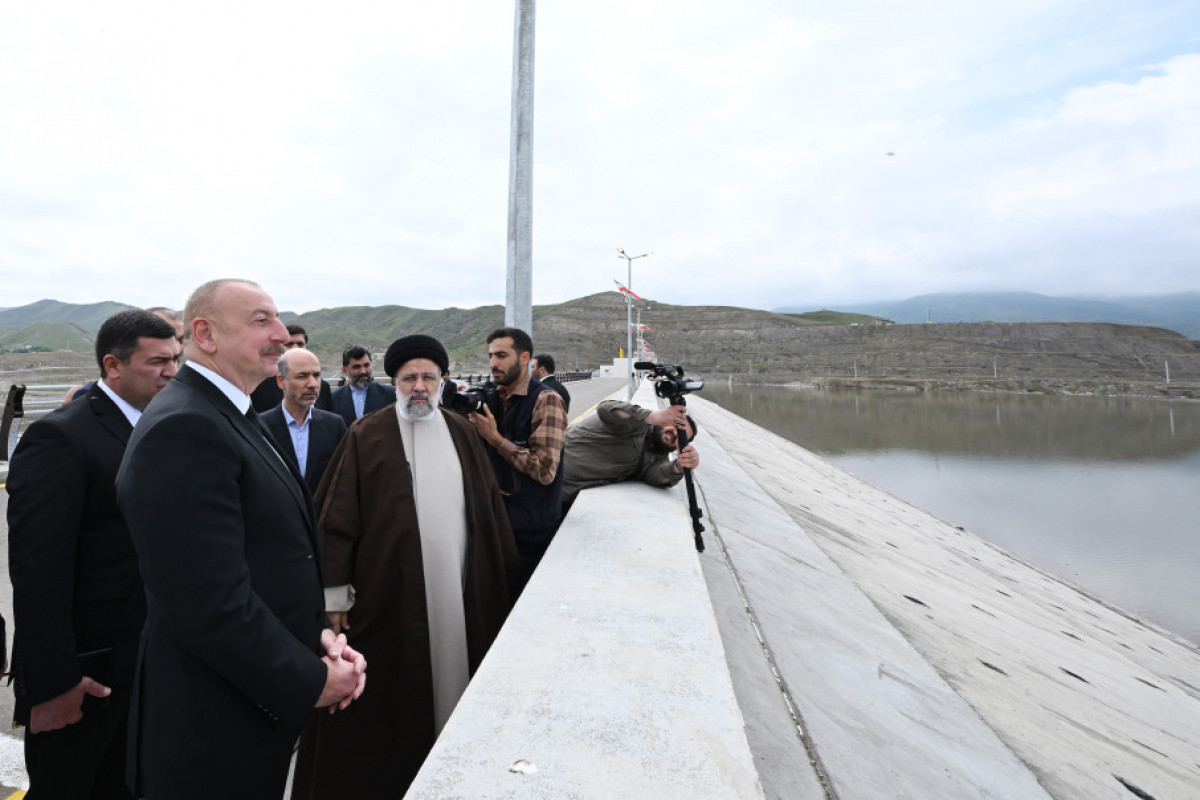 Les présidents Aliyev et Raïssi se rencontrent à la frontière entre l’Azerbaïdjan et l’Iran