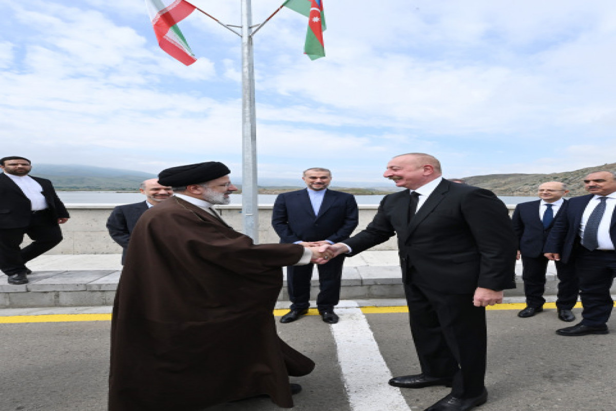Les présidents Aliyev et Raïssi se rencontrent à la frontière entre l’Azerbaïdjan et l’Iran
