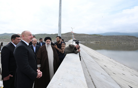 Les présidents Aliyev et Raïssi se rencontrent à la frontière entre l’Azerbaïdjan et l’Iran
