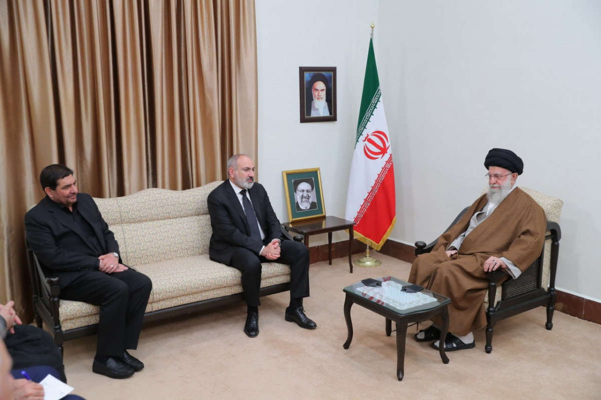Le Guide suprême iranien reçoit le Premier ministre arménien
