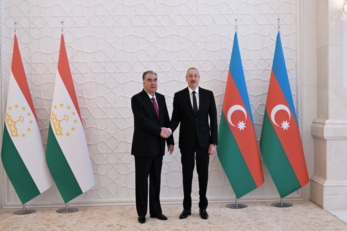 Cérémonie d'accueil officiel du président tadjik Emomali Rahmon - Photo 
