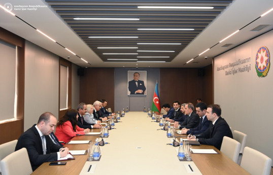 Le chef de la diplomatie azerbaïdjanaise s'entretient avec le président de la Commission de la Grande Assemblée nationale de Türkiye