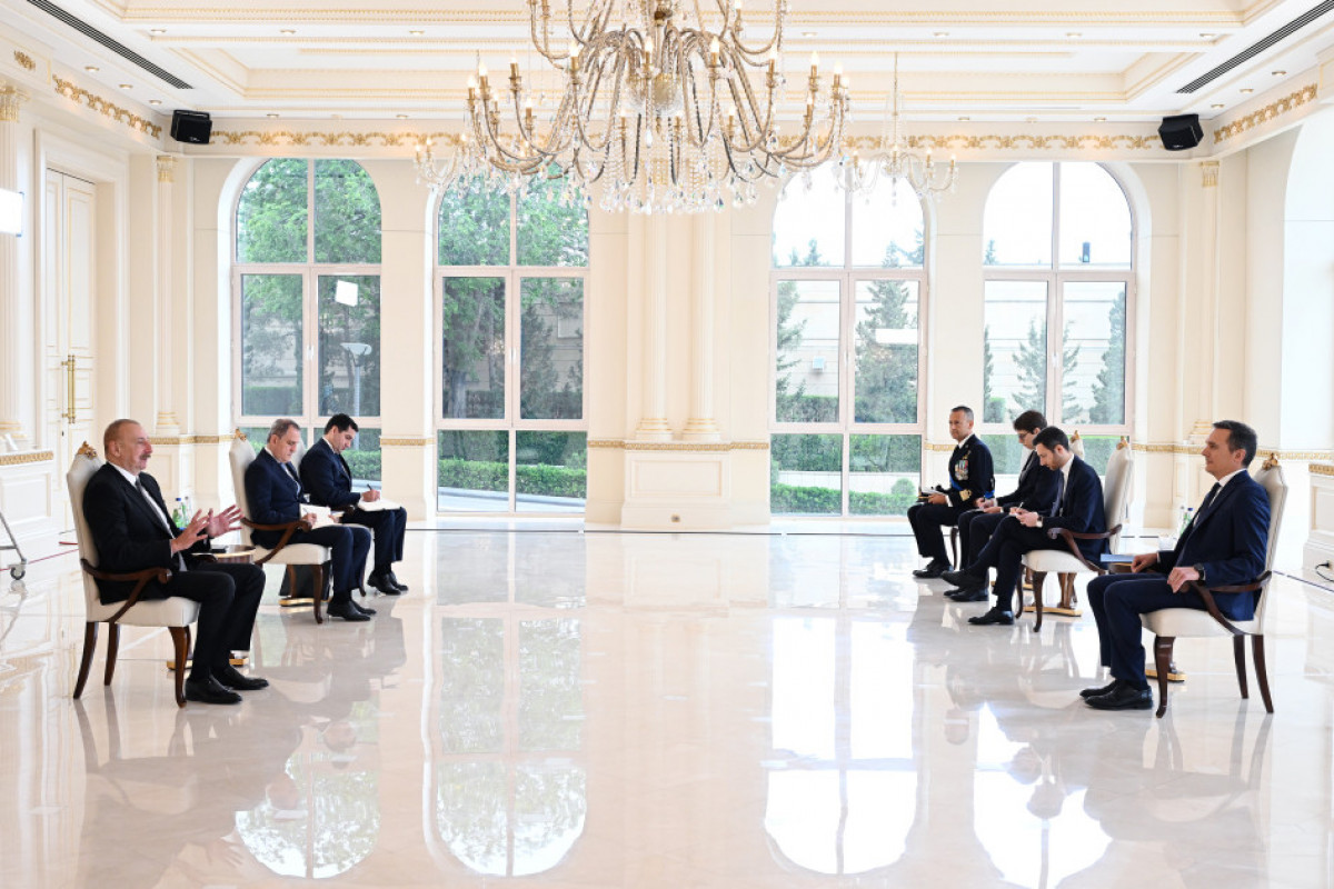 Le nouvel ambassadeur d’Italie en Azerbaïdjan remet ses lettres de créance au président azerbaïdjanais