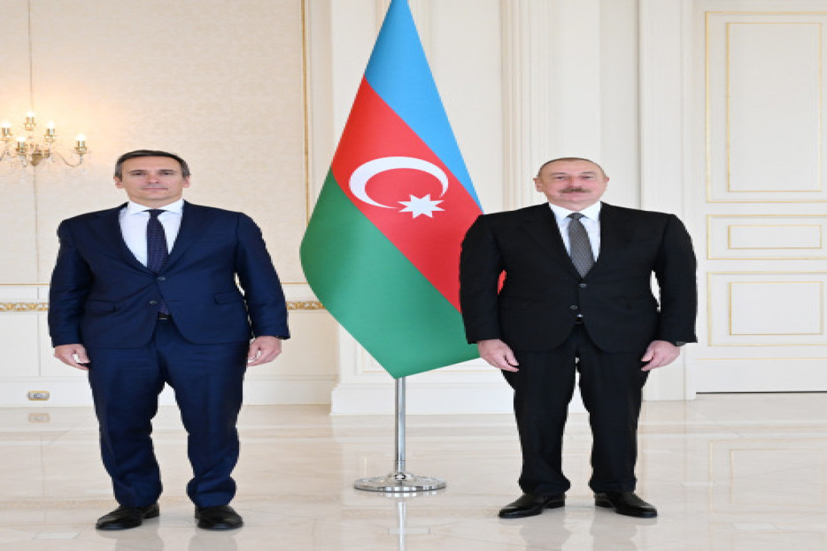 Le nouvel ambassadeur d’Italie en Azerbaïdjan remet ses lettres de créance au président azerbaïdjanais