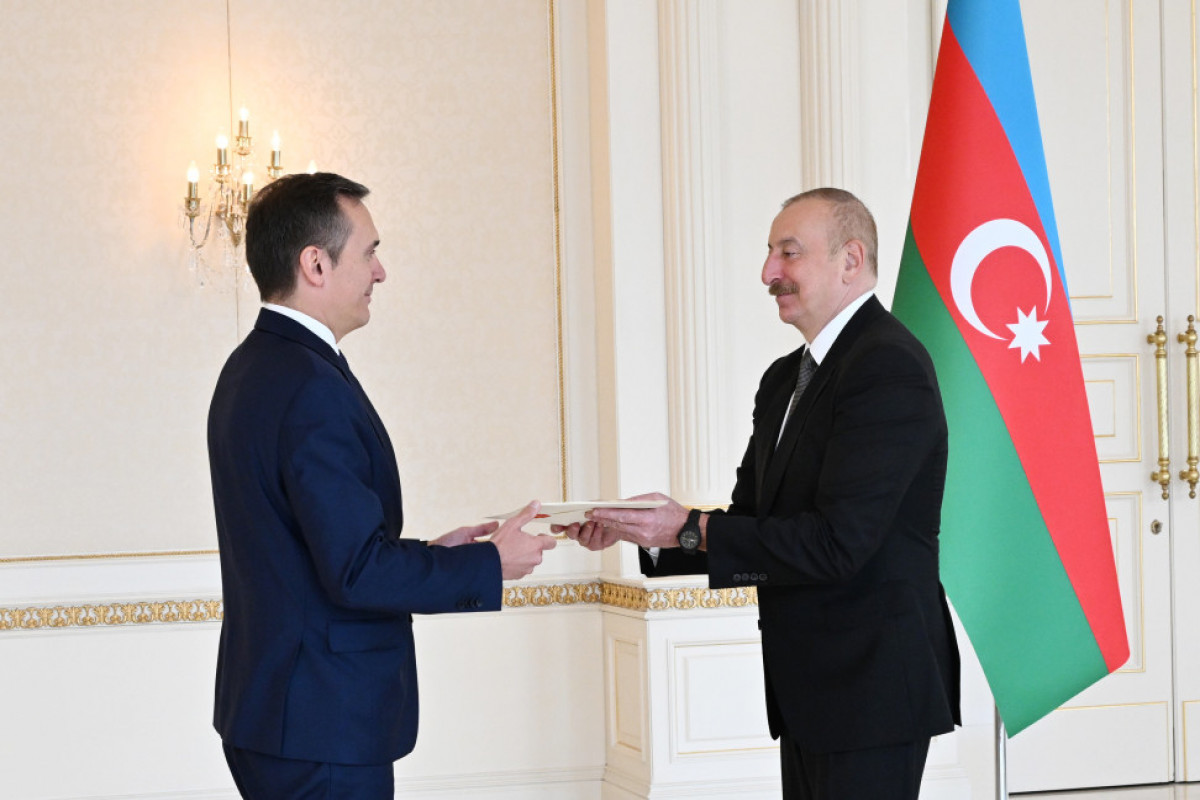 Le nouvel ambassadeur d’Italie en Azerbaïdjan remet ses lettres de créance au président azerbaïdjanais