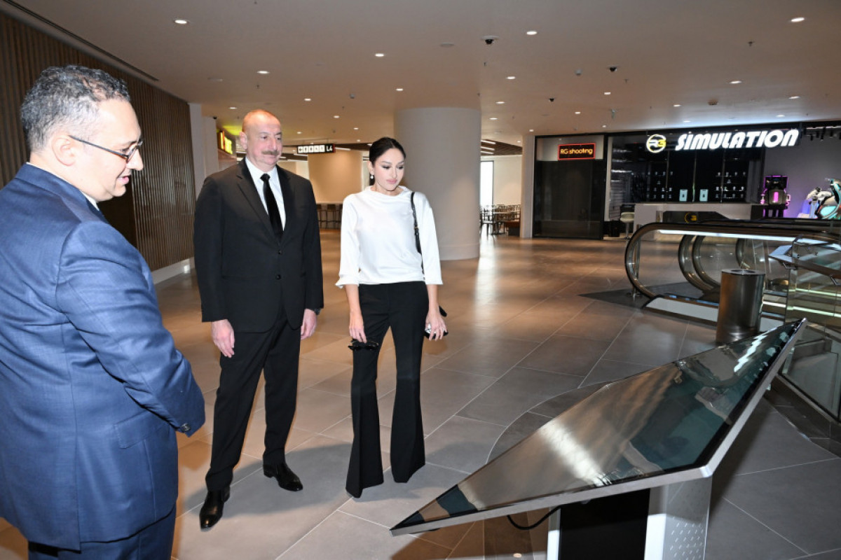 Le président Ilham Aliyev et son épouse Mehriban Aliyeva participent à la présentation du projet Cresent Bay et à l’inauguration du centre commercial Crescent Mall