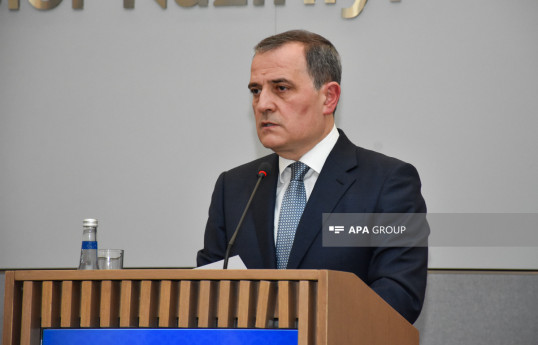 Le chef de la diplomatie azerbaïdjanaise se rend au Pakistan