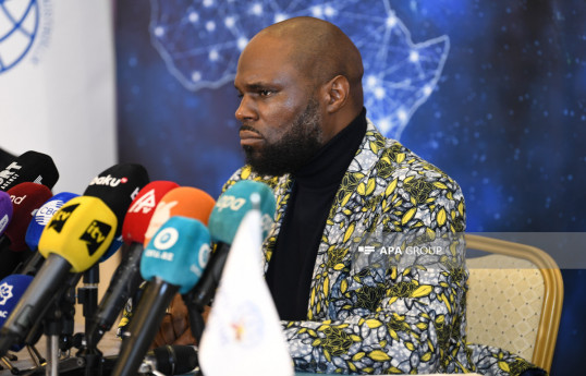 Kémi Seba : la France est un pays colonial et Macron est un adepte de cette politique