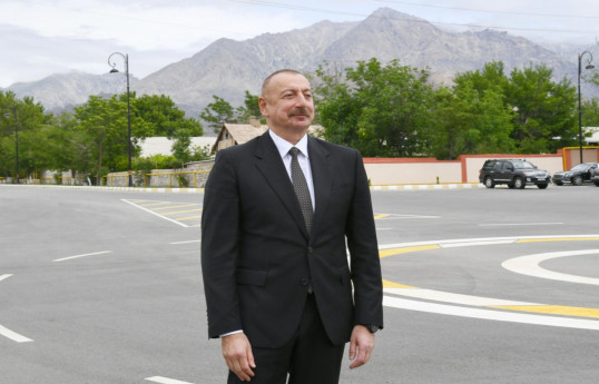 Le président Ilham Aliyev se déplace dans la région de Djabraïl