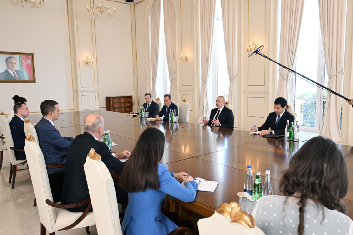 Le président azerbaidjanais reçoit le ministre serbe des Affaires étrangères