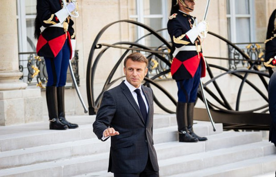 France: 81 députés signent la demande de destitution de Macron
