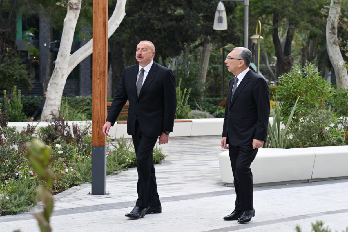 Le président Ilham Aliyev visite le jardin Khagani et ses environs