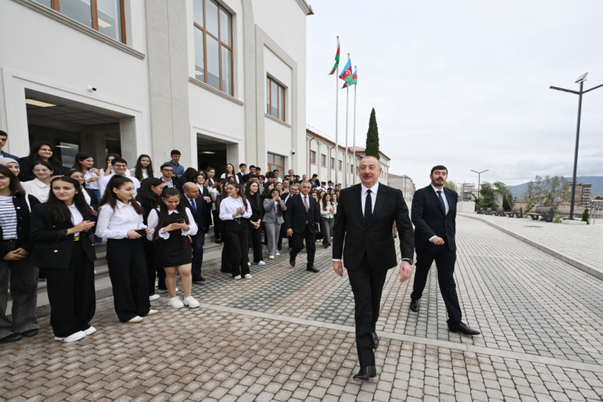 Le président Ilham Aliyev participe à la réouverture de l’Université du Karabagh