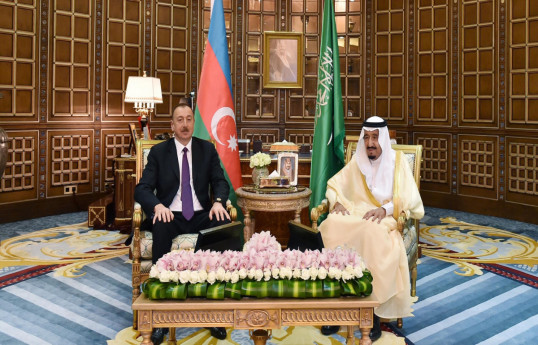 Le président lham Aliyev félicite le roi d'Arabie Saoudite à l'occasion de la fête nationale