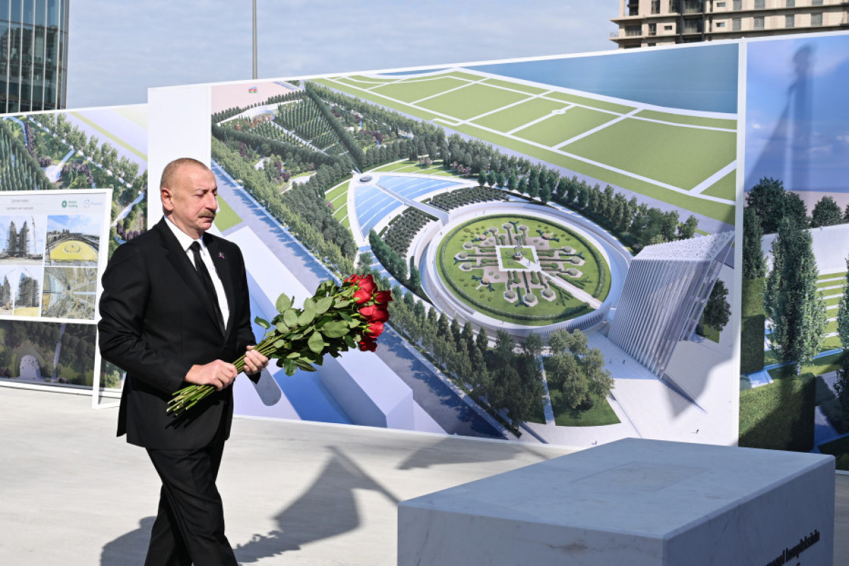 Le président Ilham Aliyev visite le Parc de la Victoire