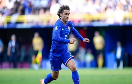 Le meilleur joueur de l’équipe de France des dix dernières années Antoine Griezmann annonce sa retraite internationale