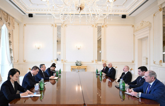 Ilham Aliyev reçoit le chef du Département international du Comité central du Parti communiste chinois