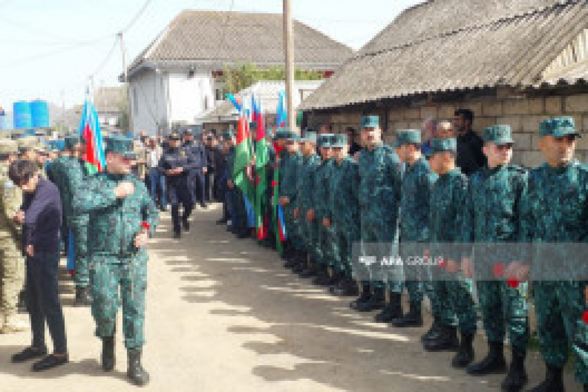 Un militaire azerbaïdjanais mort après l'explosion de munitions militaires à Djabraïl - Photo 