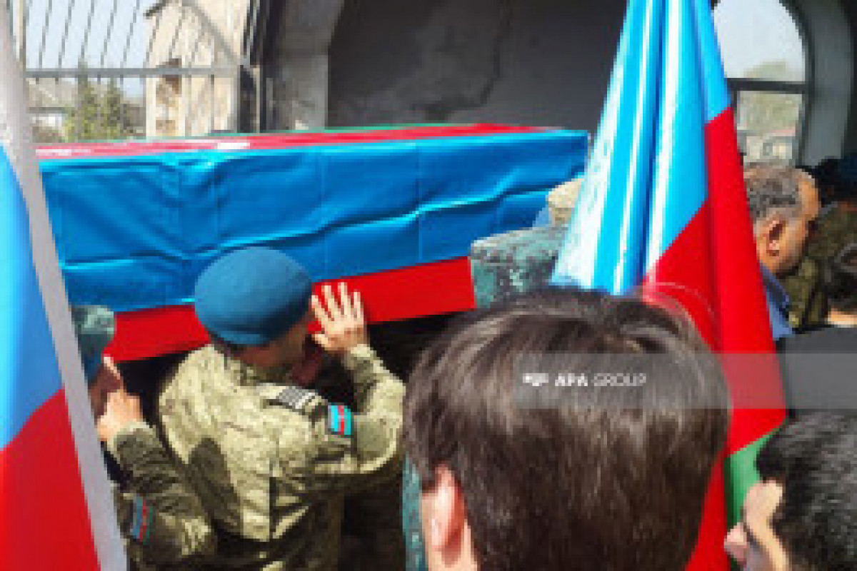 Un militaire azerbaïdjanais mort après l'explosion de munitions militaires à Djabraïl - Photo 