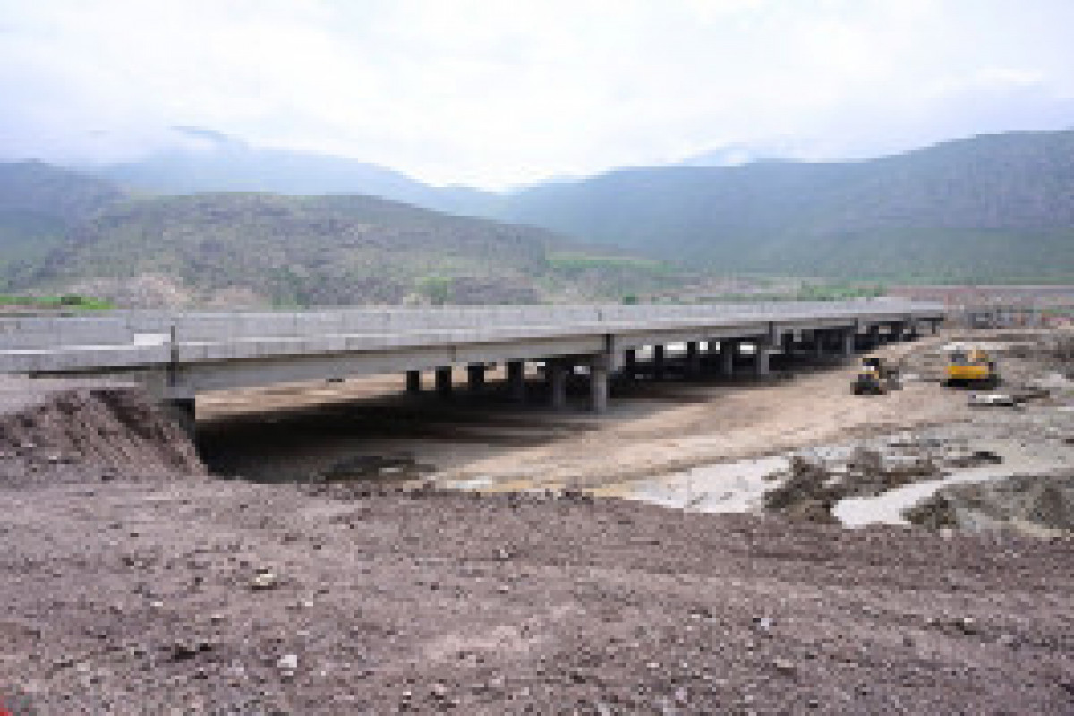 Les délégations azerbaïdjanaise et iranienne inspectent les projets conjoints en cours à Zenguilan et au Nakhitchevan