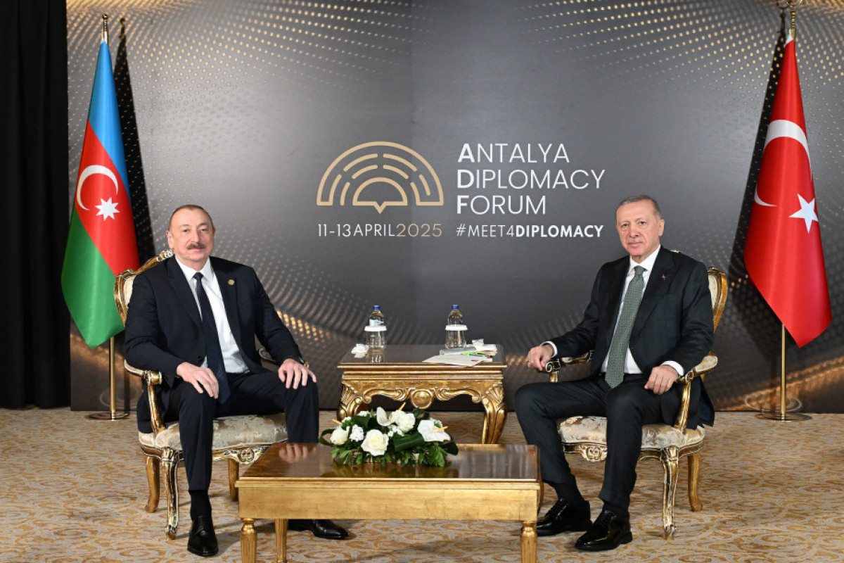 Les présidents azerbaïdjanais et turc se rencontrent à Antalya - Mise à jour 