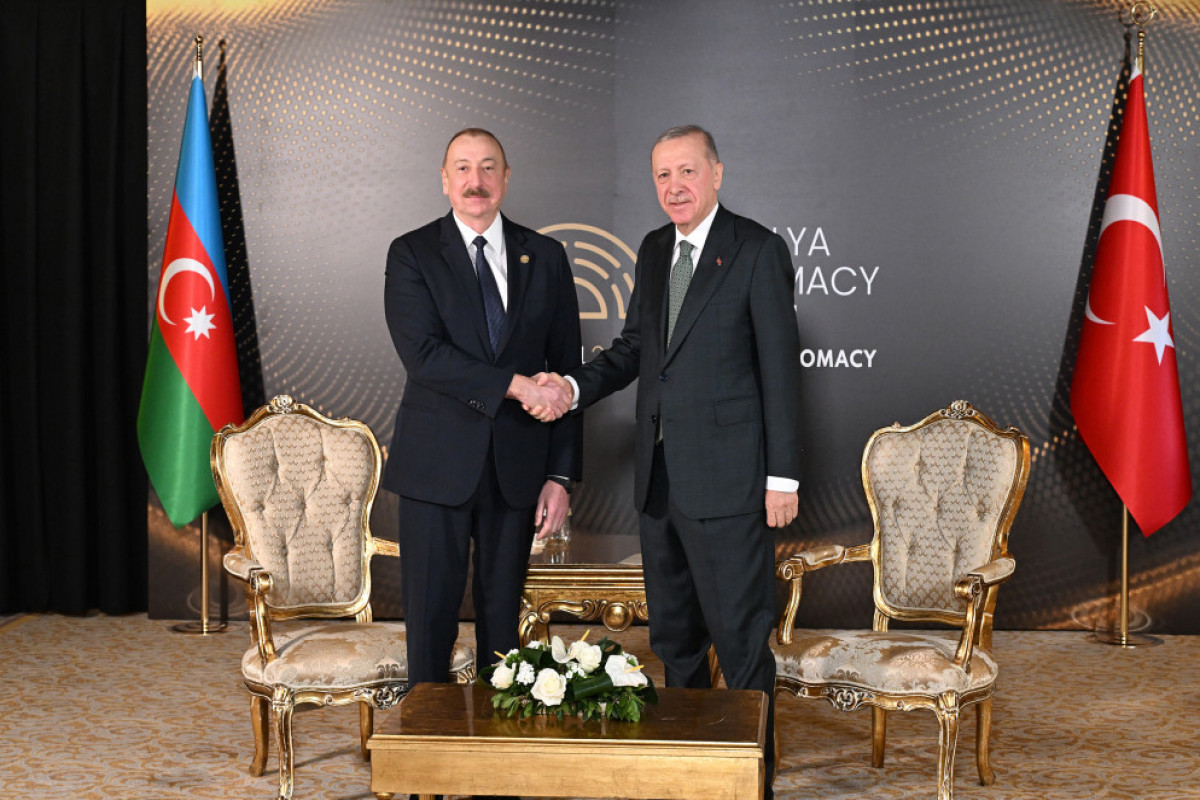 Les présidents azerbaïdjanais et turc se rencontrent à Antalya - Mise à jour 