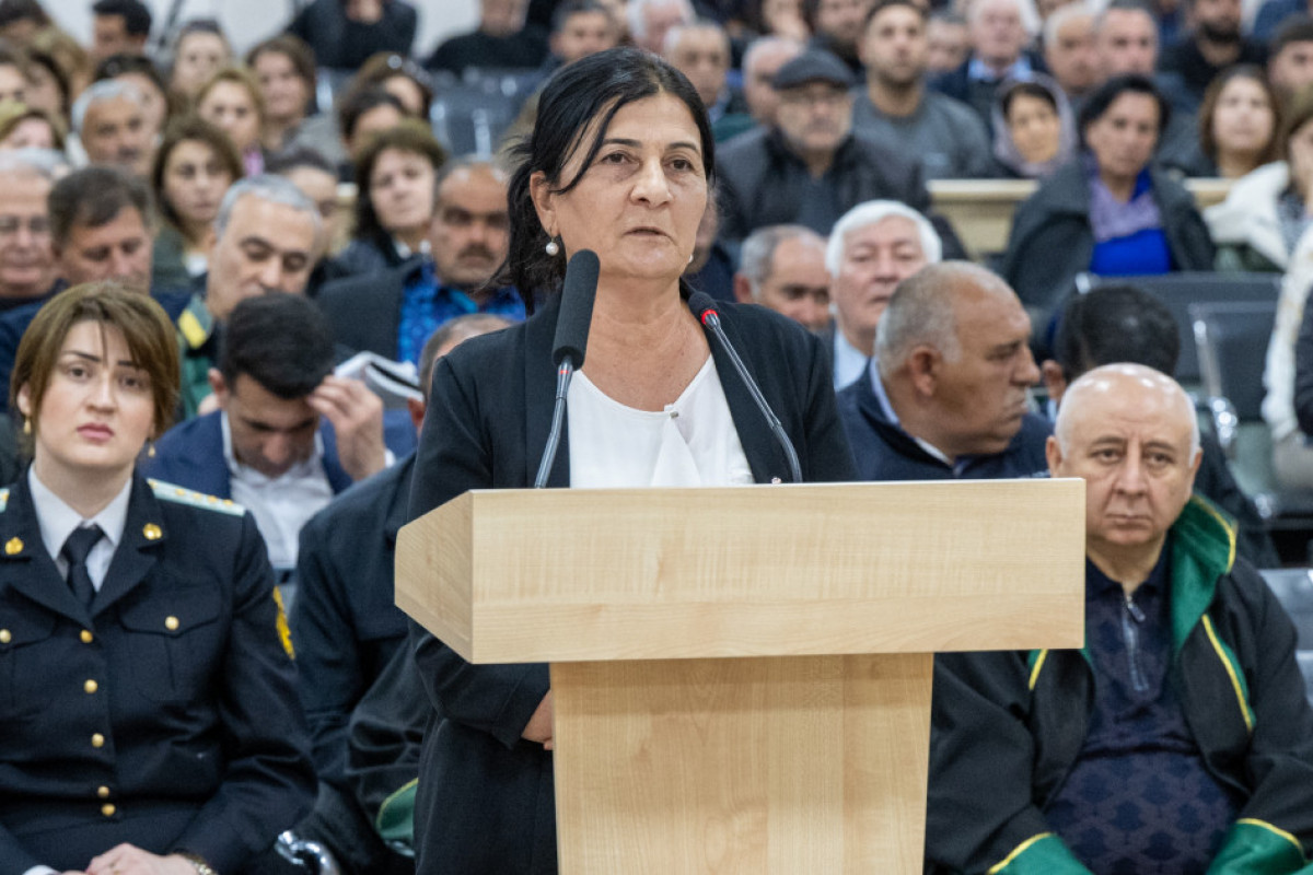 Des vidéos reflétant le meurtre d’un nourrisson de 39 jours brulé vif par des militaires arméniens à Baghanis Aïrym sont projetées lors de l’audience – PROCES 