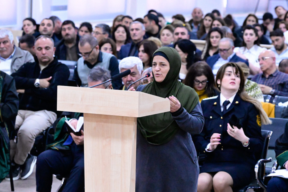 Des vidéos reflétant le meurtre d’un nourrisson de 39 jours brulé vif par des militaires arméniens à Baghanis Aïrym sont projetées lors de l’audience – PROCES 