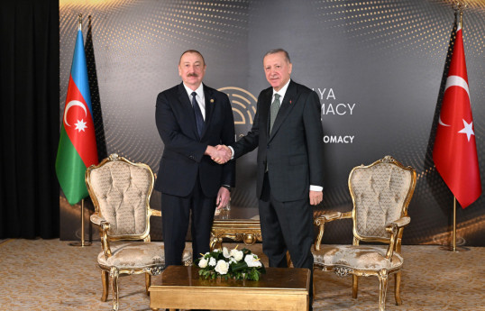 Les présidents azerbaïdjanais et turc se rencontrent à Antalya - Mise à jour 