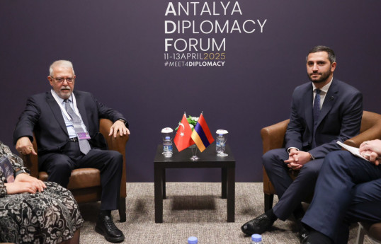 Rencontre des représentants spéciaux turcs et arméniens à Antalya