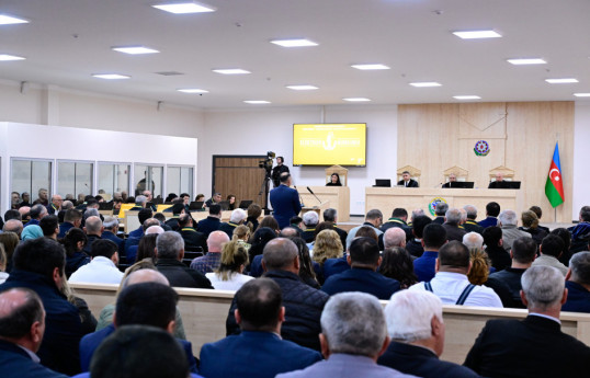 Des vidéos reflétant le meurtre d’un nourrisson de 39 jours brulé vif par des militaires arméniens à Baghanis Aïrym sont projetées lors de l’audience – PROCES 