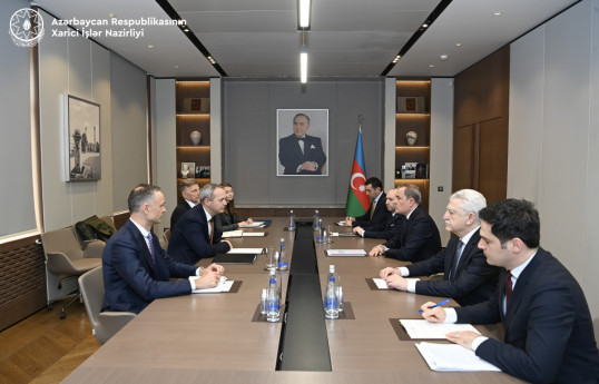 Djeyhoun Baïramov rencontre e vice-ministre lituanien des Affaires étrangères