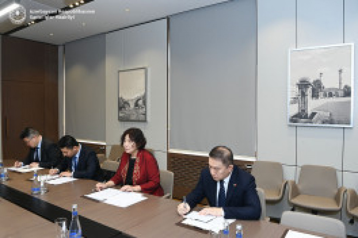 Présentation de la copie figurée des lettres de créance de la nouvelle ambassadrice de Chine en Azerbaïdjan