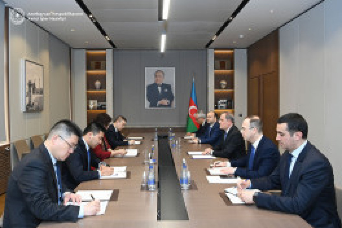 Présentation de la copie figurée des lettres de créance de la nouvelle ambassadrice de Chine en Azerbaïdjan