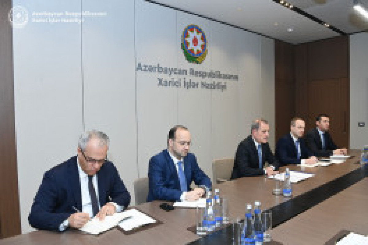 Présentation de la copie figurée des lettres de créance de la nouvelle ambassadrice de Chine en Azerbaïdjan